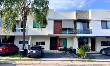 Habitación en renta en Valle Esmeralda, Zona Real, Zapopan