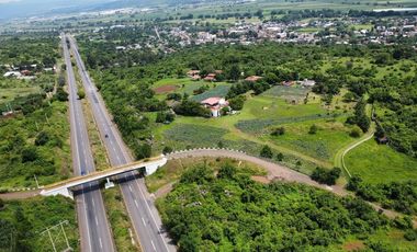 Propiedad en VENTA sobre Carretera Morelia-Pátzcuaro, Municipio de Tiripetío. RN6525