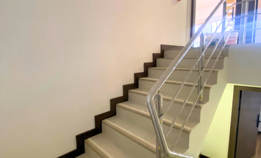 En Venta Departamento, Av. Primero de Mayo, Cuenca