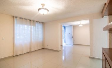 Departamento en Venta en Planta Baja en Jardines del Bosque, Guadalajara