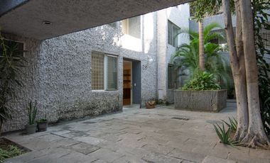 Departamento en Venta en Planta Baja en Jardines del Bosque, Guadalajara