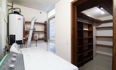 Departamento en Venta en Planta Baja en Jardines del Bosque, Guadalajara
