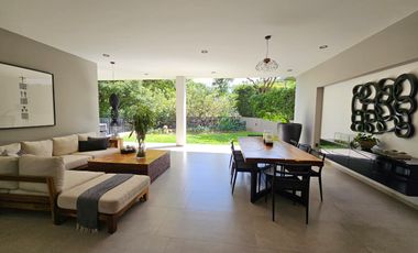 LAS CAÑADAS CASA EN VENTA SEMINUEVA EN COTO LA PRADERA CON ACABADOS DE LUJO