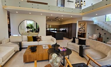 LAS CAÑADAS CASA EN VENTA SEMINUEVA EN COTO LA PRADERA CON ACABADOS DE LUJO