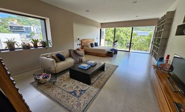 LAS CAÑADAS CASA EN VENTA SEMINUEVA EN COTO LA PRADERA CON ACABADOS DE LUJO