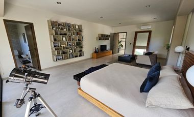 LAS CAÑADAS CASA EN VENTA SEMINUEVA EN COTO LA PRADERA CON ACABADOS DE LUJO