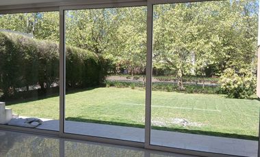 Rumenco, casa 5 ambientes. Dos plantas. Barrio Cerrado.