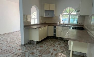 HERMOSA CASA EN VENTA JARDINES DEL VALLE EN ZAPOPAN