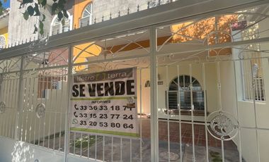 HERMOSA CASA EN VENTA JARDINES DEL VALLE EN ZAPOPAN