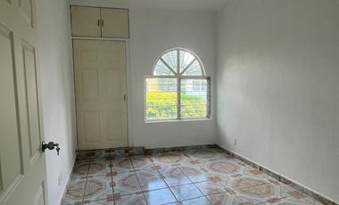 HERMOSA CASA EN VENTA JARDINES DEL VALLE EN ZAPOPAN