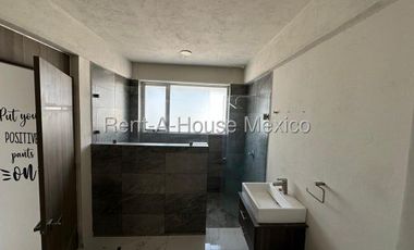 Cañadas del Lago - Departamento con amenidades y 3 recámaras, RENTA