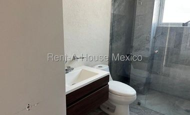 Cañadas del Lago - Departamento con amenidades y 3 recámaras, RENTA