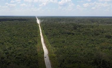 ¡Gran oportunidad! Terreno en venta en Cancún, con excelente ubicación y acceso a las principales avenidas.