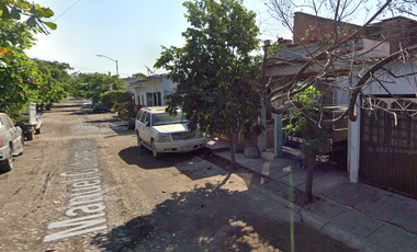 CASA EN VENTA EN TECOMAN, RECUPERACION BANCARIA