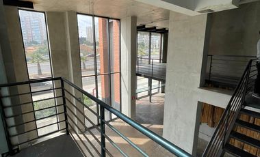 Exclusivo local en Av. Edmundo Eluchans