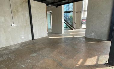 Exclusivo local en Av. Edmundo Eluchans