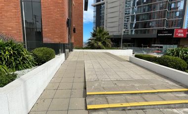 Exclusivo local en Av. Edmundo Eluchans