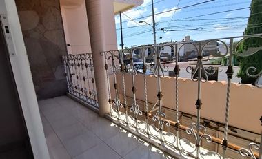 SE VENDE CASA A PIE DE CALLE A SOLO 10 MINUTOS DE PLAZA CENTRO SUR, COL GUADALUPE HIDALGO