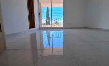 SE VENDE CASA A PIE DE CALLE A SOLO 10 MINUTOS DE PLAZA CENTRO SUR, COL GUADALUPE HIDALGO