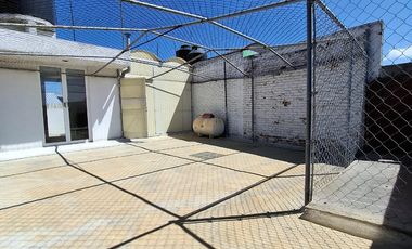 SE VENDE CASA A PIE DE CALLE A SOLO 10 MINUTOS DE PLAZA CENTRO SUR, COL GUADALUPE HIDALGO