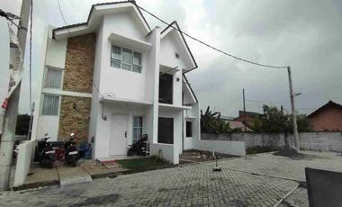 Rumah murah pake  banget  di jual cepat 590juta disamping Galaxy