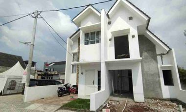 Rumah murah pake  banget  di jual cepat 590juta disamping Galaxy