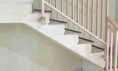 Disewakan Rumah 2 lantai Raya Babatan Pratama, SHM , dekat Citraland, PTC, National Hospital