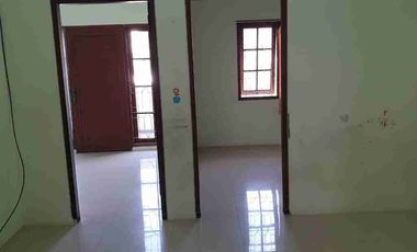 Disewakan Rumah 2 lantai Raya Babatan Pratama, SHM , dekat Citraland, PTC, National Hospital