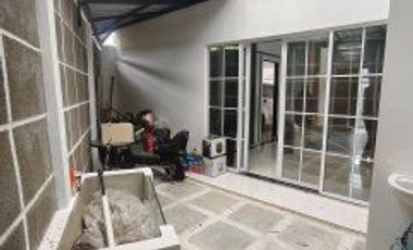 Rumah baru 2lt Semi Furnished murah, siap huni lokasi Tengku Bey / Simpang tiga Pekanbaru