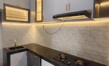 Rumah baru 2lt Semi Furnished murah, siap huni lokasi Tengku Bey / Simpang tiga Pekanbaru