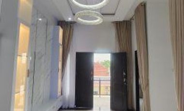 Rumah baru 2lt Semi Furnished murah, siap huni lokasi Tengku Bey / Simpang tiga Pekanbaru