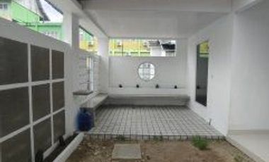 Rumah baru 2lt Semi Furnished murah, siap huni lokasi Tengku Bey / Simpang tiga Pekanbaru