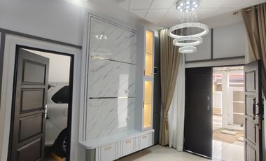Rumah baru 2lt Semi Furnished murah, siap huni lokasi Tengku Bey / Simpang tiga Pekanbaru