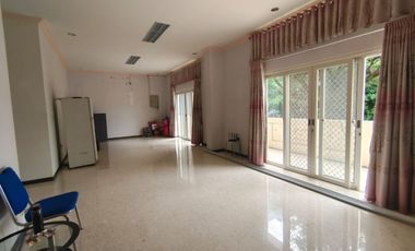 Dijual / Disewakan Rumah  di jalan Mappanyukki