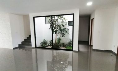 CASA SEMINUEVA AMPLIA Y LUJOSA EN RENTA CON RECÁMARA EN PB EN ZEN LIFE I CERCA DEL HEB EL MIRADOR QUERÉTARO