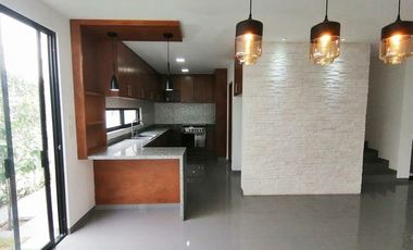 CASA SEMINUEVA AMPLIA Y LUJOSA EN RENTA CON RECÁMARA EN PB EN ZEN LIFE I CERCA DEL HEB EL MIRADOR QUERÉTARO