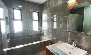 CASA SEMINUEVA AMPLIA Y LUJOSA EN RENTA CON RECÁMARA EN PB EN ZEN LIFE I CERCA DEL HEB EL MIRADOR QUERÉTARO