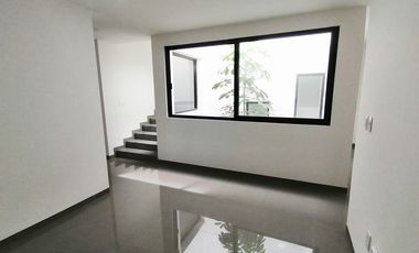 CASA SEMINUEVA AMPLIA Y LUJOSA EN RENTA CON RECÁMARA EN PB EN ZEN LIFE I CERCA DEL HEB EL MIRADOR QUERÉTARO