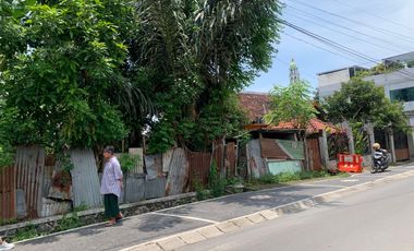 Roadside hotmix land near the Rembiga Hotel