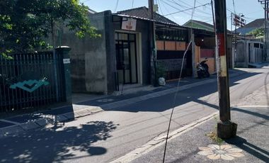 Roadside hotmix land near the Rembiga Hotel