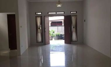 Rumah sewa pasar minggu pejaten dekat kampus UNAS jakarta selatan