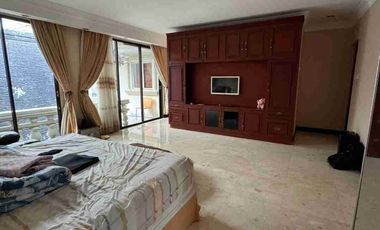 rumah cantik dan mewah di tengah kota balikpapan