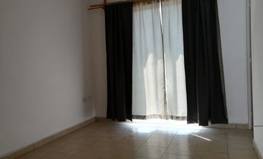 Casa en venta en fracc cerrado en Cd del Sol