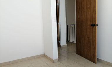 Casa en venta en fracc cerrado en Cd del Sol