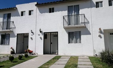 Casa en venta en fracc cerrado en Cd del Sol