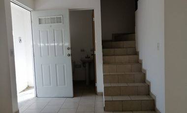 Casa en venta en fracc cerrado en Cd del Sol