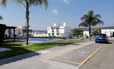 Casa en venta en fracc cerrado en Cd del Sol