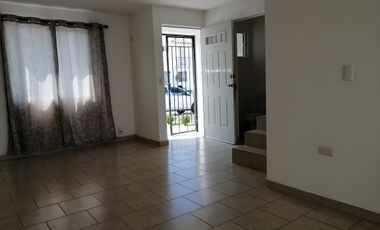 Casa en venta en fracc cerrado en Cd del Sol