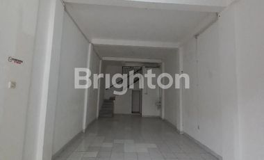 Disewakan Ruko Siap Pakai 3 Lantai di Utan Kayu Raya