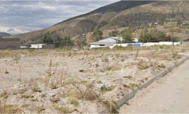 Terreno 610 m² Mitad del Mundo Sector Alcantarilla